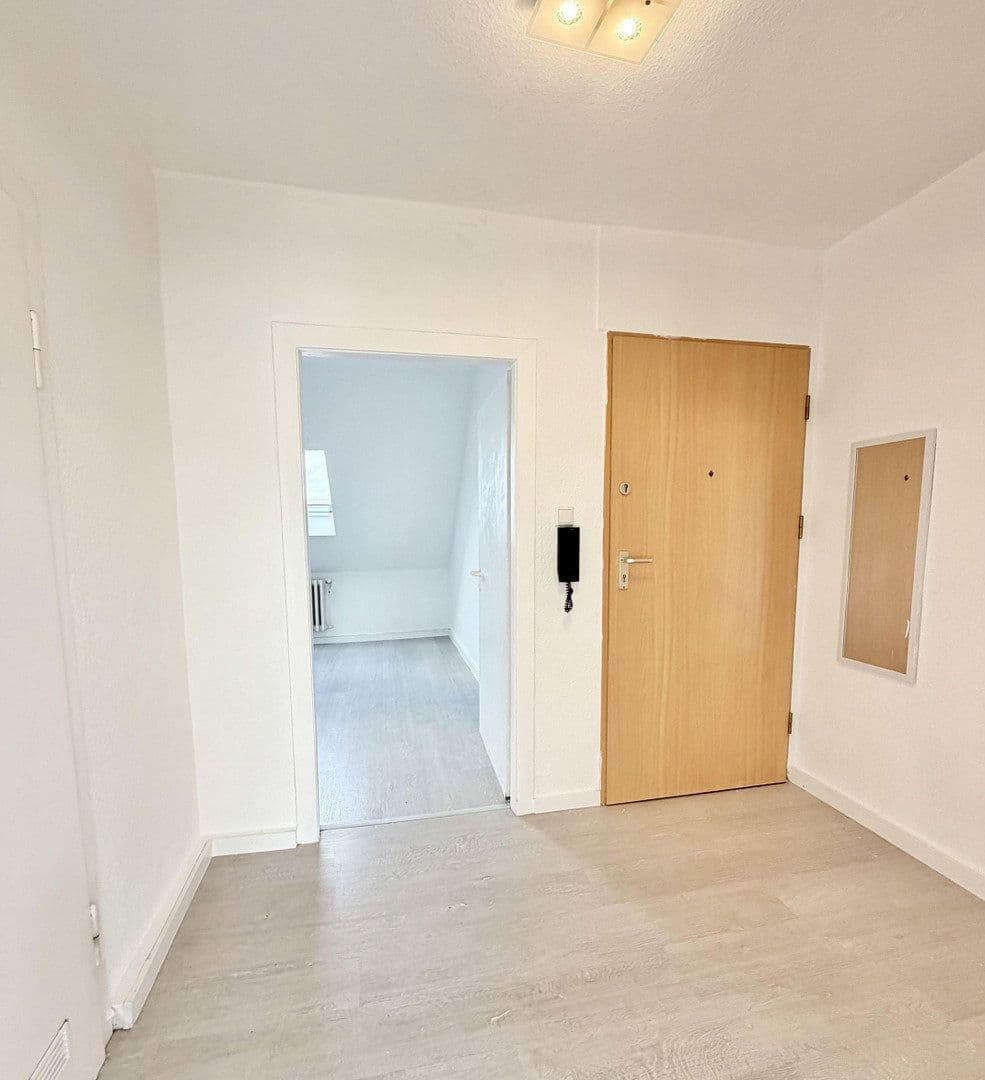 Pronájem bytu 2+1 40 m², Kopernikusstrasse 75, Düsseldorf, Severní Porýní-Vestfálsko Pronájem bytu 2+1 40 m², Kopernikusstrasse 75, Düsseldorf, Severní Porýní-Vestfálsko