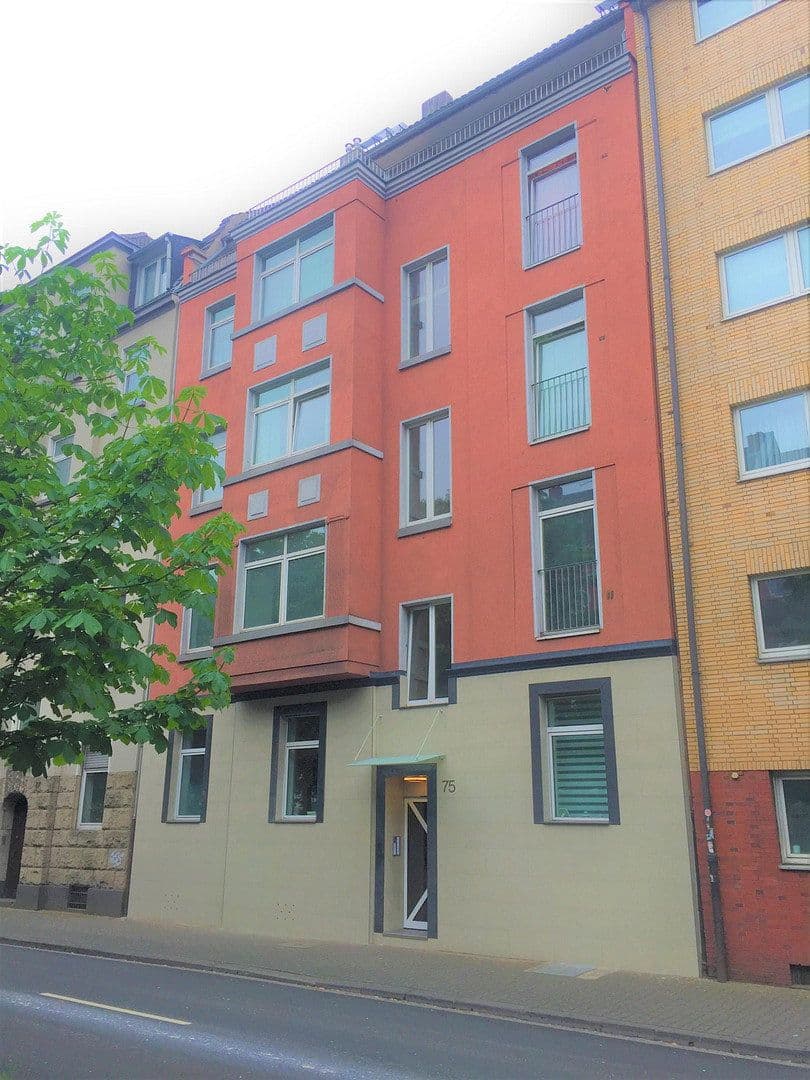 Pronájem bytu 2+1 40 m², Kopernikusstrasse 75, Düsseldorf, Severní Porýní-Vestfálsko Pronájem bytu 2+1 40 m², Kopernikusstrasse 75, Düsseldorf, Severní Porýní-Vestfálsko