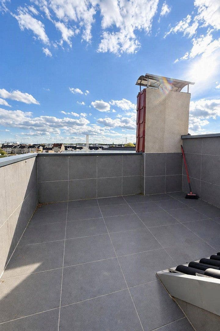 Pronájem bytu 2+1 40 m², Kopernikusstrasse 75, Düsseldorf, Severní Porýní-Vestfálsko Pronájem bytu 2+1 40 m², Kopernikusstrasse 75, Düsseldorf, Severní Porýní-Vestfálsko
