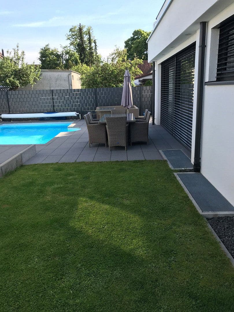 Prodej domu 279 m², pozemek 587 m², Sindelfingen, Bádensko-Württembersko Prodej domu 279 m², pozemek 587 m², Sindelfingen, Bádensko-Württembersko