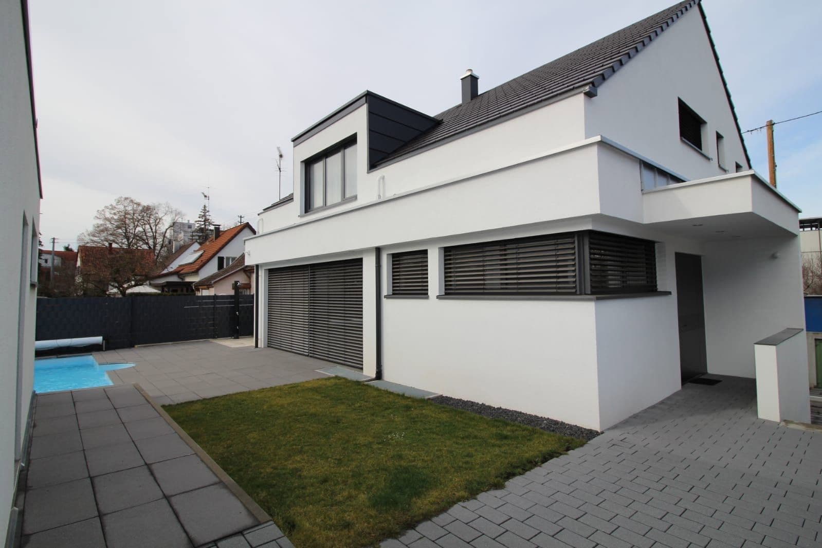 Prodej domu 279 m², pozemek 587 m², Sindelfingen, Bádensko-Württembersko Prodej domu 279 m², pozemek 587 m², Sindelfingen, Bádensko-Württembersko