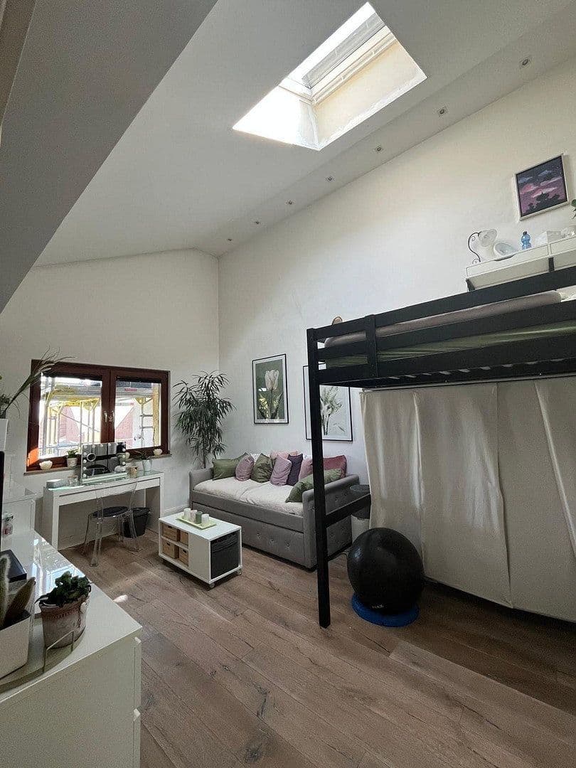 Prodej bytu 4+kk 141 m², Essen, Severní Porýní-Vestfálsko Prodej bytu 4+kk 141 m², Essen, Severní Porýní-Vestfálsko