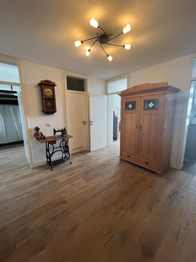 Prodej bytu 4+kk 141 m², Essen, Severní Porýní-Vestfálsko Prodej bytu 4+kk 141 m², Essen, Severní Porýní-Vestfálsko