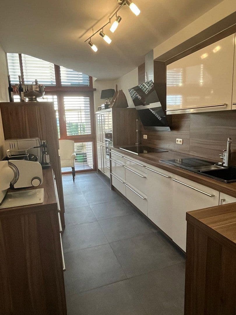 Prodej bytu 4+kk 141 m², Essen, Severní Porýní-Vestfálsko Prodej bytu 4+kk 141 m², Essen, Severní Porýní-Vestfálsko