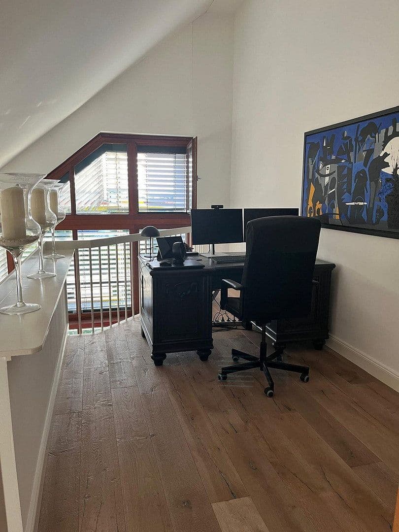 Prodej bytu 4+kk 141 m², Essen, Severní Porýní-Vestfálsko Prodej bytu 4+kk 141 m², Essen, Severní Porýní-Vestfálsko