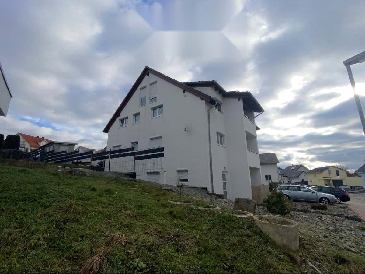 Pronájem bytu 4+kk 109 m², Osterburken, Bádensko-Württembersko Pronájem bytu 4+kk 109 m², Osterburken, Bádensko-Württembersko