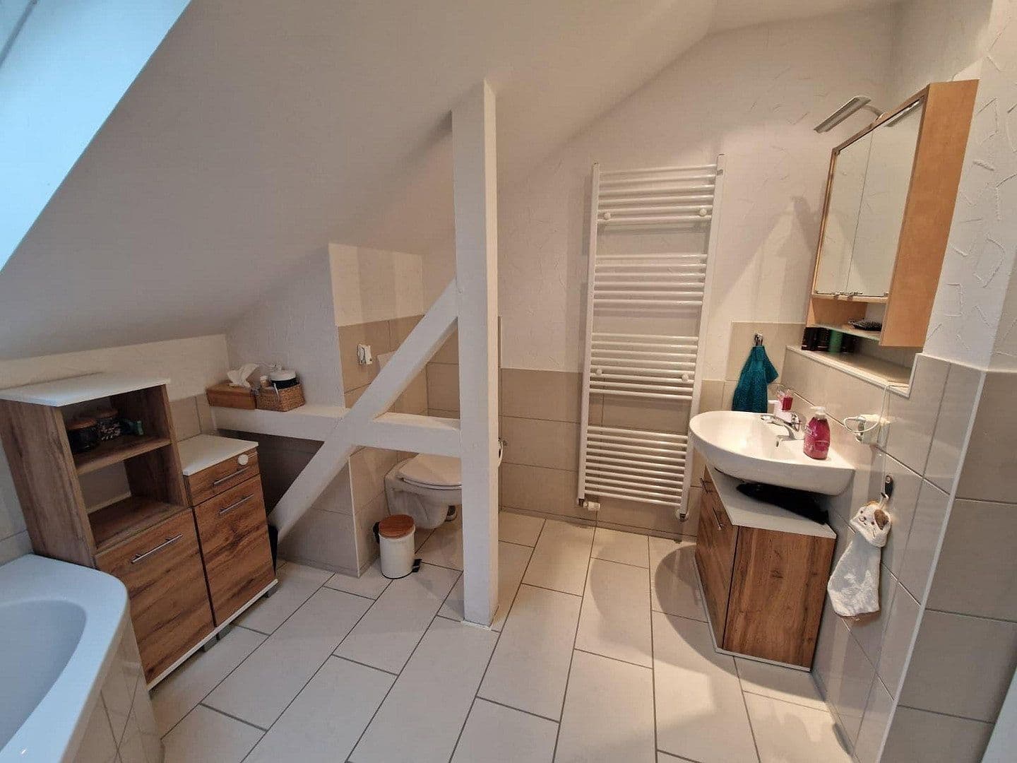 Prodej bytu 4+1 100 m², Martin-Luther-Str. 5, Starohrad, Durynsko Prodej bytu 4+1 100 m², Martin-Luther-Str. 5, Starohrad, Durynsko