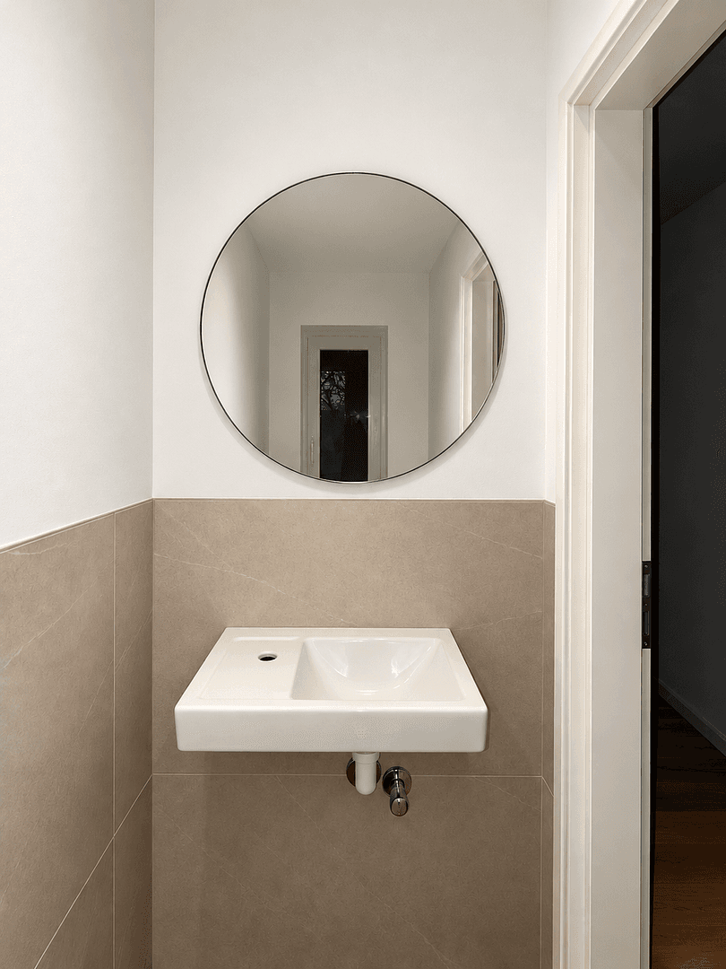Pronájem domu 121 m², pozemek 212 m², Stuttgart, Bádensko-Württembersko Pronájem domu 121 m², pozemek 212 m², Stuttgart, Bádensko-Württembersko