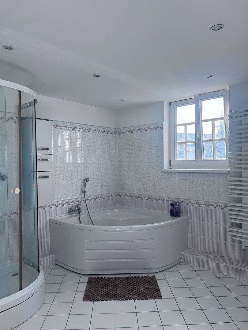 Prodej domu 220 m², pozemek 462 m², Lingenfeld, Porýní-Falc Prodej domu 220 m², pozemek 462 m², Lingenfeld, Porýní-Falc