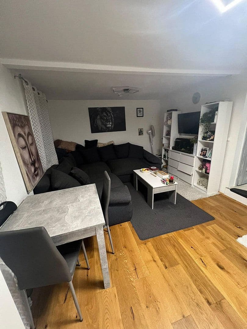 Pronájem bytu 2+1 38 m², Waiblingen, Bádensko-Württembersko Pronájem bytu 2+1 38 m², Waiblingen, Bádensko-Württembersko
