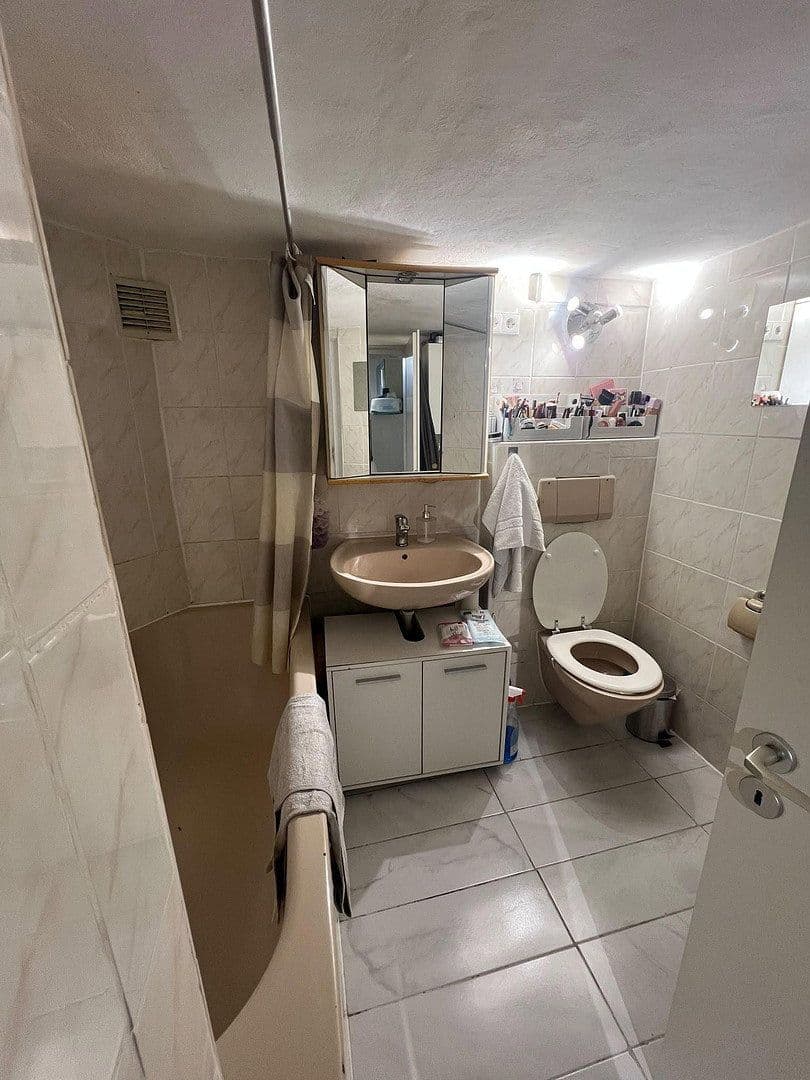 Pronájem bytu 2+1 38 m², Waiblingen, Bádensko-Württembersko Pronájem bytu 2+1 38 m², Waiblingen, Bádensko-Württembersko