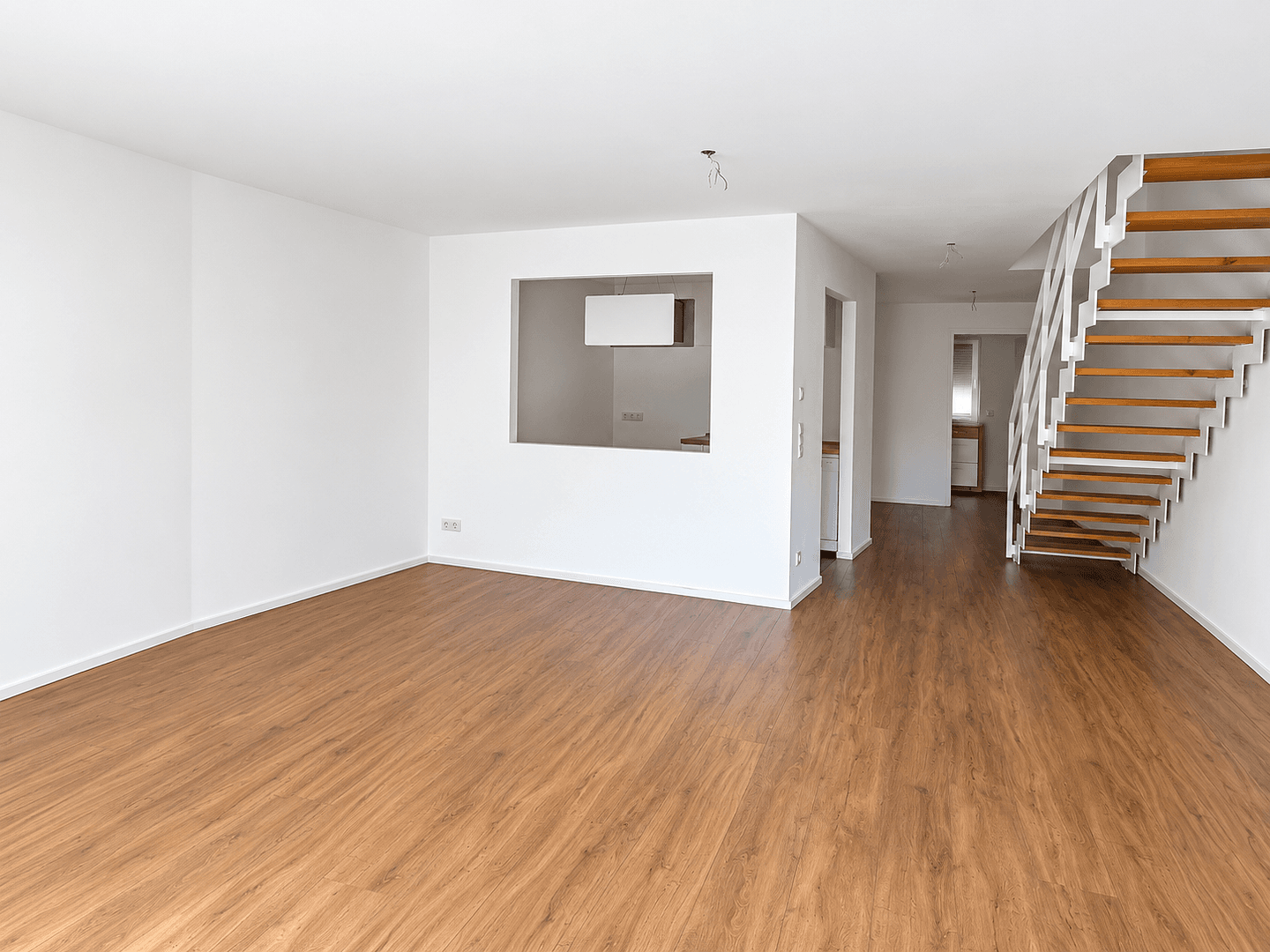 Pronájem bytu 3+1 107 m², Karl-Lederer-Platz 20, Geretsried, Bavorsko Pronájem bytu 3+1 107 m², Karl-Lederer-Platz 20, Geretsried, Bavorsko