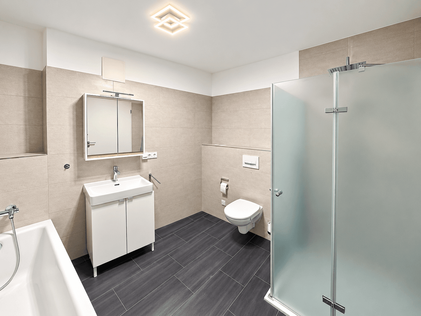 Pronájem bytu 3+1 107 m², Karl-Lederer-Platz 20, Geretsried, Bavorsko Pronájem bytu 3+1 107 m², Karl-Lederer-Platz 20, Geretsried, Bavorsko