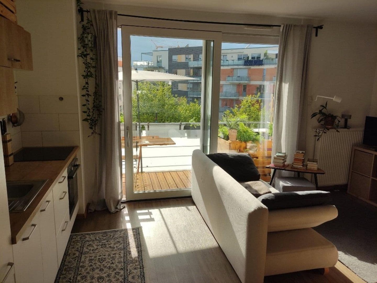 Pronájem bytu 1+1 27 m², Marie-Curie-Straße 40, Freiburg im Breisgau, Bádensko-Württembersko Pronájem bytu 1+1 27 m², Marie-Curie-Straße 40, Freiburg im Breisgau, Bádensko-Württembersko