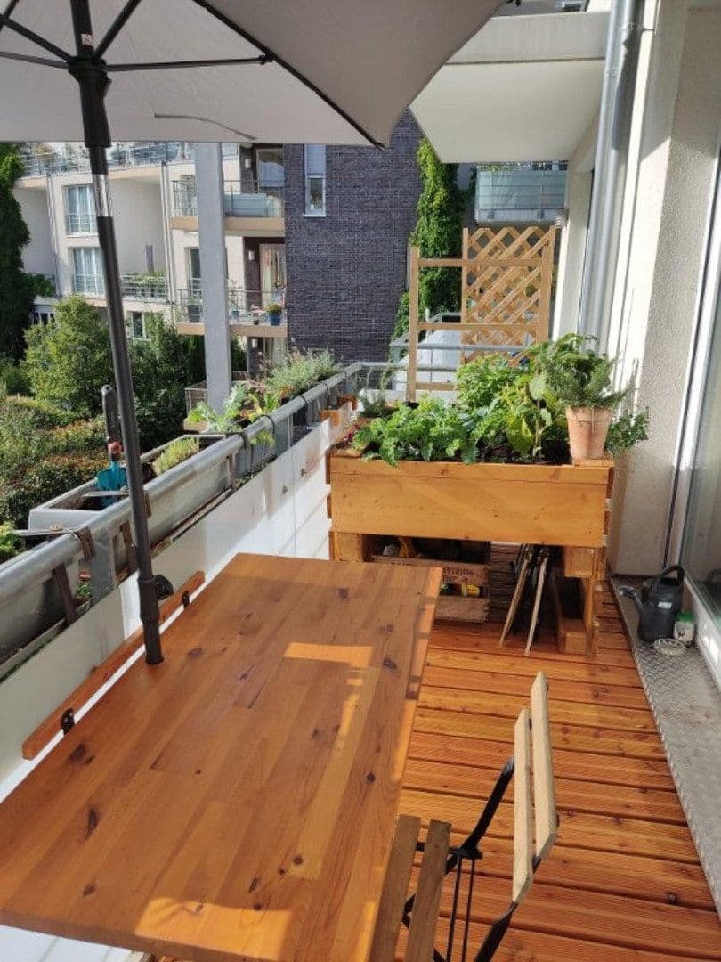 Pronájem bytu 1+1 27 m², Marie-Curie-Straße 40, Freiburg im Breisgau, Bádensko-Württembersko Pronájem bytu 1+1 27 m², Marie-Curie-Straße 40, Freiburg im Breisgau, Bádensko-Württembersko