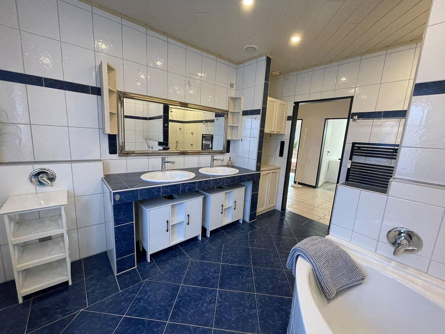 Prodej domu 238 m², pozemek 666 m², Bad Zwischenahn, Dolní Sasko Prodej domu 238 m², pozemek 666 m², Bad Zwischenahn, Dolní Sasko