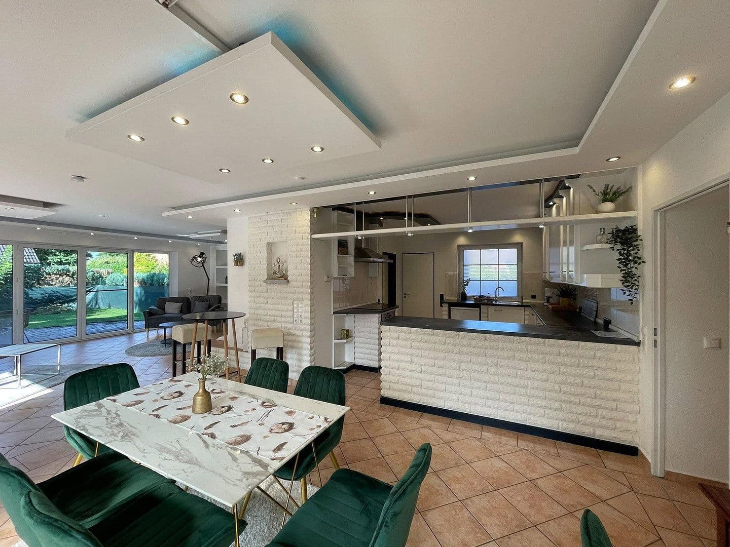 Prodej domu 238 m², pozemek 666 m², Bad Zwischenahn, Dolní Sasko Prodej domu 238 m², pozemek 666 m², Bad Zwischenahn, Dolní Sasko