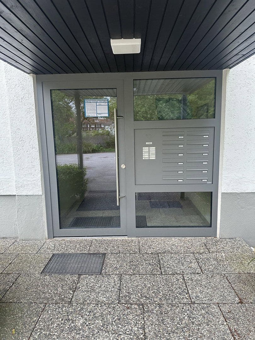 Pronájem bytu 3+1 79 m², Pöcking - Possenhofen, Bavorsko Pronájem bytu 3+1 79 m², Pöcking - Possenhofen, Bavorsko