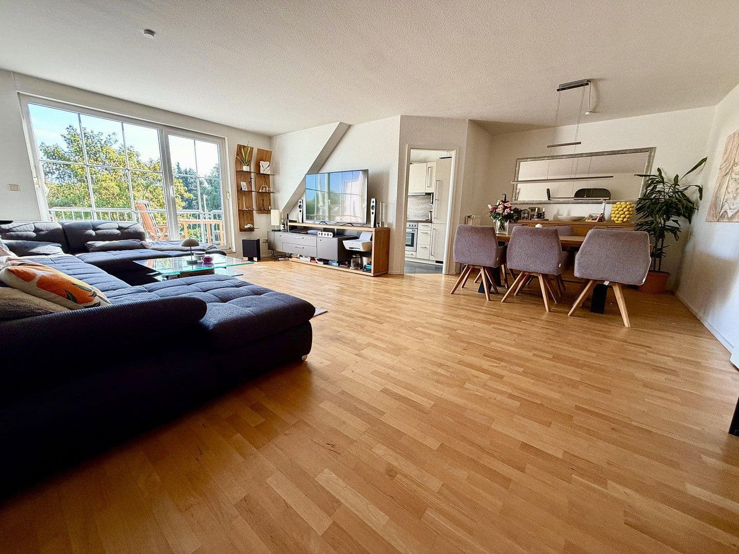 Prodej bytu 2+kk 74 m², Ferdinandstraße 14, Düsseldorf, Severní Porýní-Vestfálsko Prodej bytu 2+kk 74 m², Ferdinandstraße 14, Düsseldorf, Severní Porýní-Vestfálsko