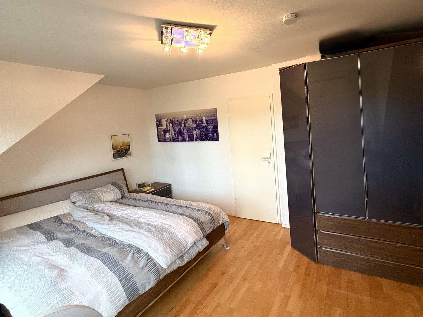 Prodej bytu 2+kk 74 m², Ferdinandstraße 14, Düsseldorf, Severní Porýní-Vestfálsko Prodej bytu 2+kk 74 m², Ferdinandstraße 14, Düsseldorf, Severní Porýní-Vestfálsko