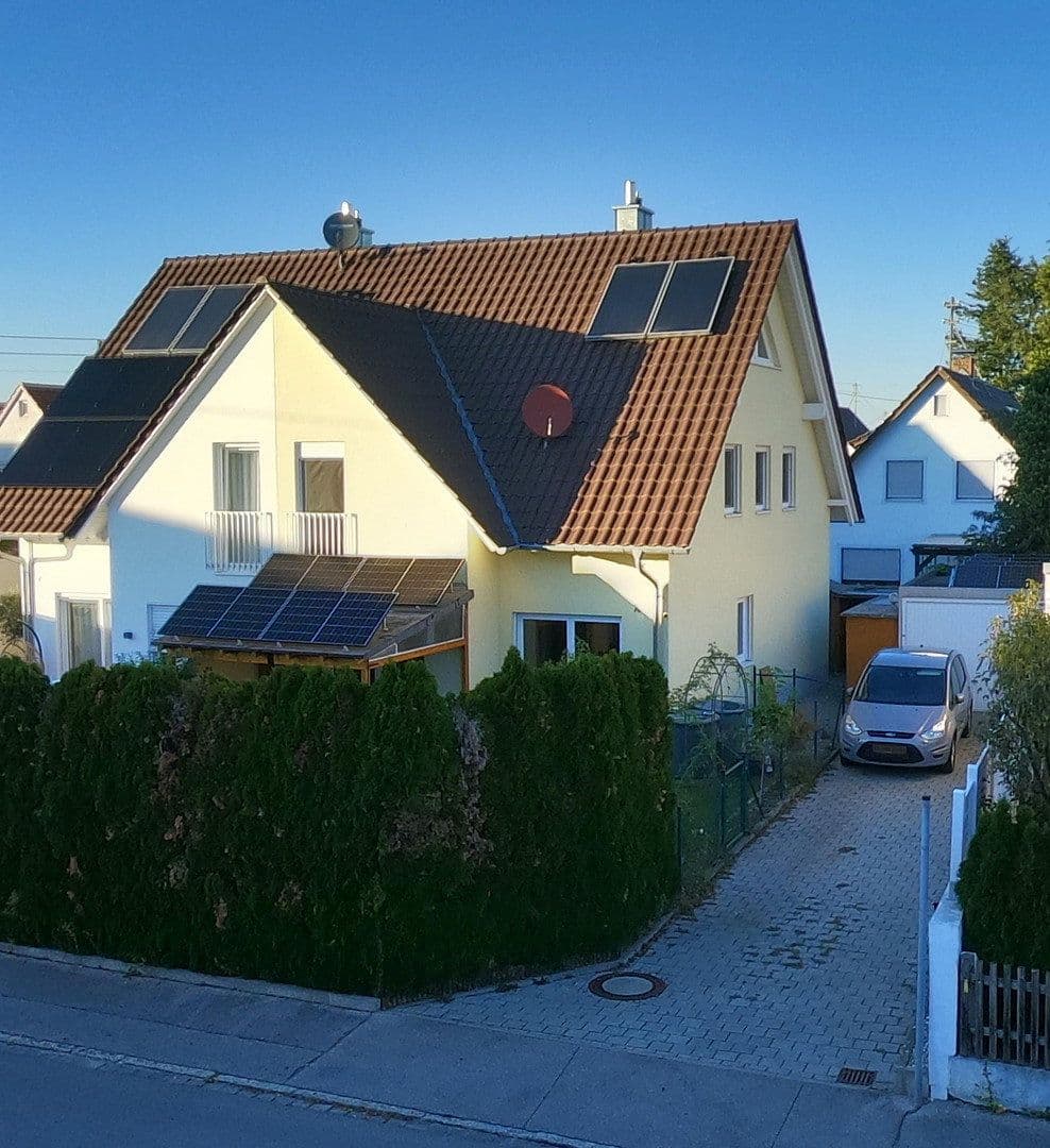 Prodej domu 136 m², pozemek 281 m², Königsbrunn, Bavorsko Prodej domu 136 m², pozemek 281 m², Königsbrunn, Bavorsko