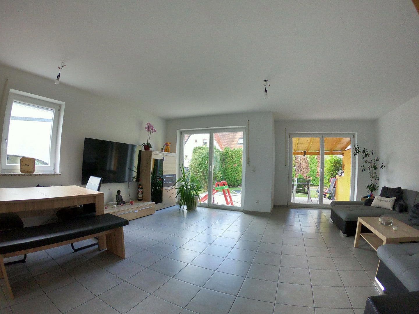 Prodej domu 136 m², pozemek 281 m², Königsbrunn, Bavorsko Prodej domu 136 m², pozemek 281 m², Königsbrunn, Bavorsko