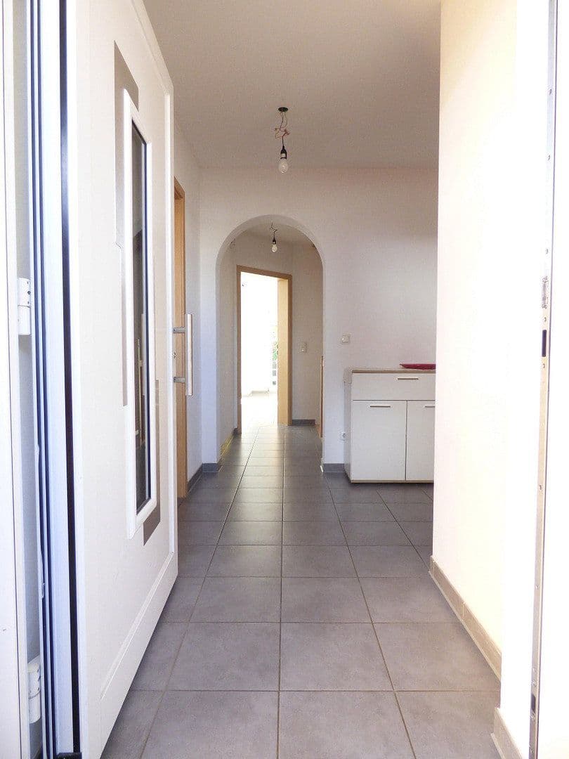 Prodej domu 136 m², pozemek 281 m², Königsbrunn, Bavorsko Prodej domu 136 m², pozemek 281 m², Königsbrunn, Bavorsko