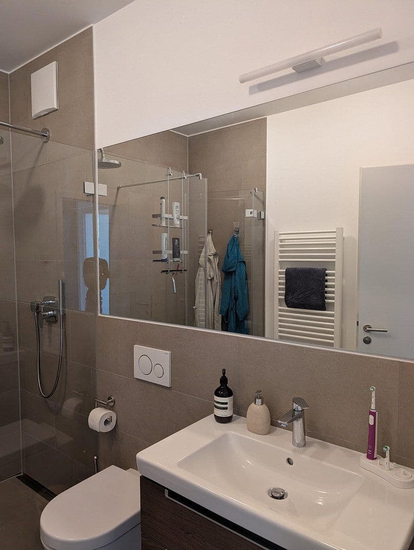 Pronájem bytu 2+1 56 m², Fritz-Riedel-Straße 16, Berlin, Berlín Pronájem bytu 2+1 56 m², Fritz-Riedel-Straße 16, Berlin, Berlín