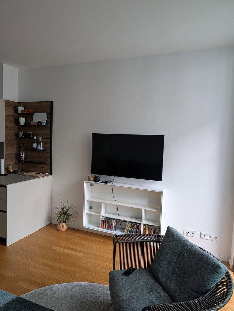 Pronájem bytu 2+1 56 m², Fritz-Riedel-Straße 16, Berlin, Berlín Pronájem bytu 2+1 56 m², Fritz-Riedel-Straße 16, Berlin, Berlín