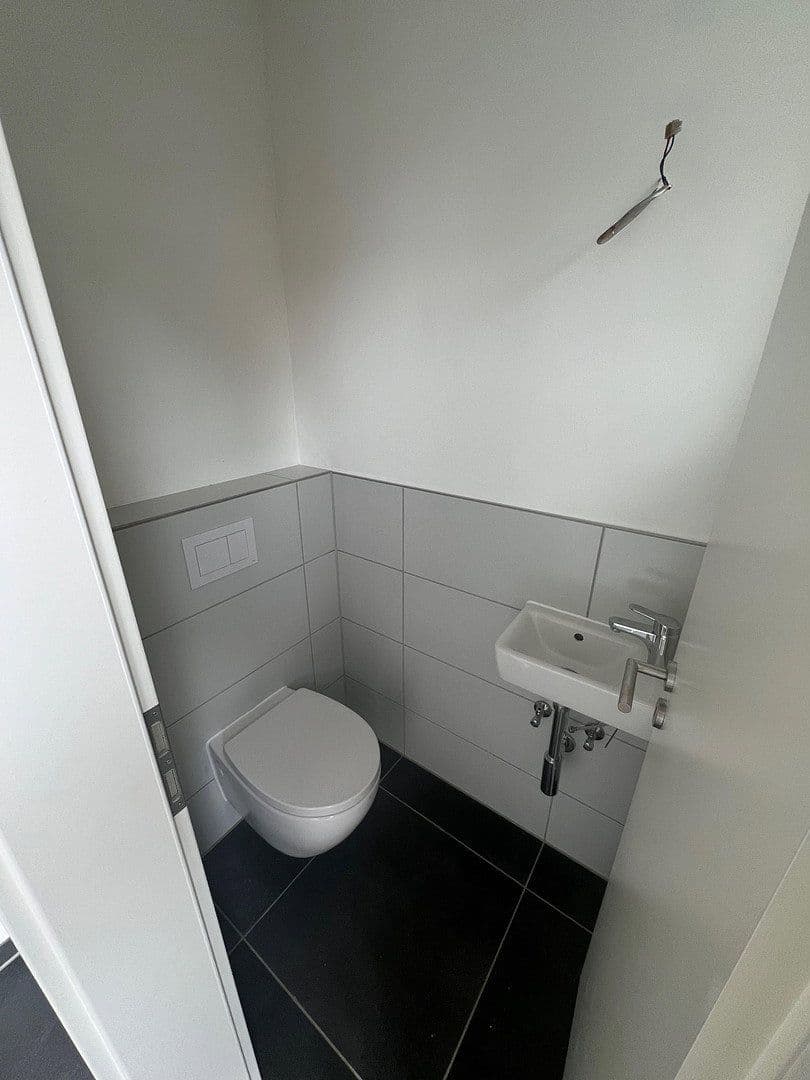 Pronájem domu 132 m², pozemek 600 m², Breslauer Str. 10, Scheden, Dolní Sasko Pronájem domu 132 m², pozemek 600 m², Breslauer Str. 10, Scheden, Dolní Sasko