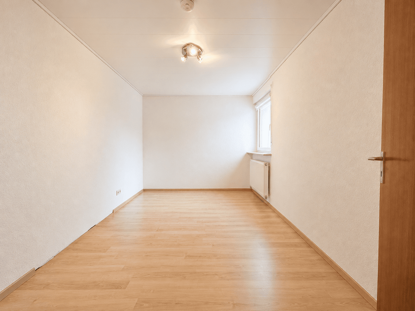 Pronájem bytu 3+1 85 m², Renningen, Bádensko-Württembersko Pronájem bytu 3+1 85 m², Renningen, Bádensko-Württembersko