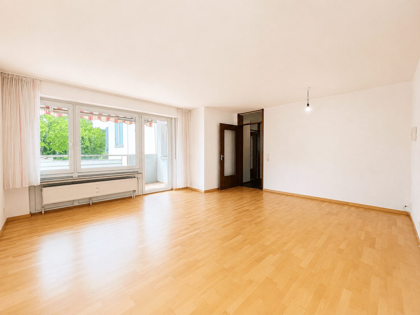 Pronájem bytu 3+1 85 m², Renningen, Bádensko-Württembersko Pronájem bytu 3+1 85 m², Renningen, Bádensko-Württembersko