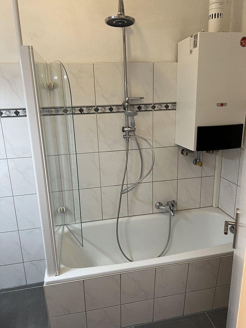 Pronájem bytu 3+1 81 m², Wormser Strasse 11, Wuppertal, Severní Porýní-Vestfálsko Pronájem bytu 3+1 81 m², Wormser Strasse 11, Wuppertal, Severní Porýní-Vestfálsko