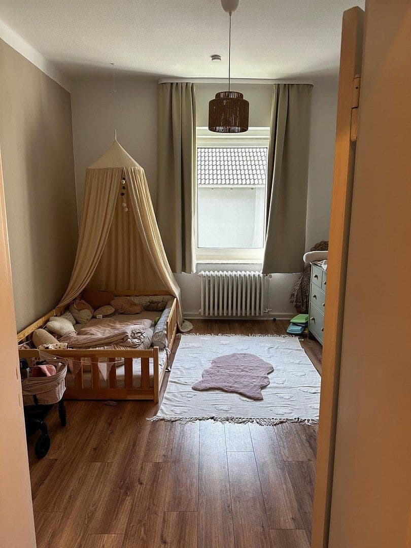 Pronájem bytu 3+1 81 m², Wormser Strasse 11, Wuppertal, Severní Porýní-Vestfálsko Pronájem bytu 3+1 81 m², Wormser Strasse 11, Wuppertal, Severní Porýní-Vestfálsko