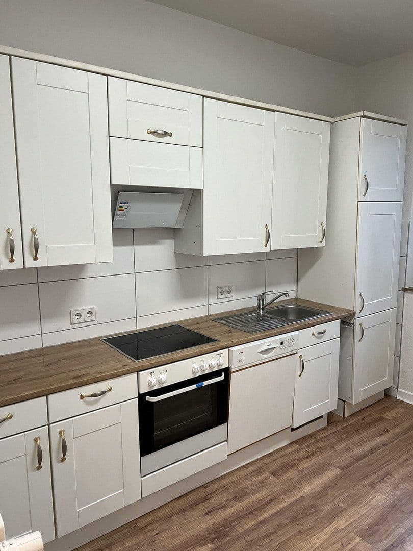 Pronájem bytu 3+1 81 m², Wormser Strasse 11, Wuppertal, Severní Porýní-Vestfálsko Pronájem bytu 3+1 81 m², Wormser Strasse 11, Wuppertal, Severní Porýní-Vestfálsko