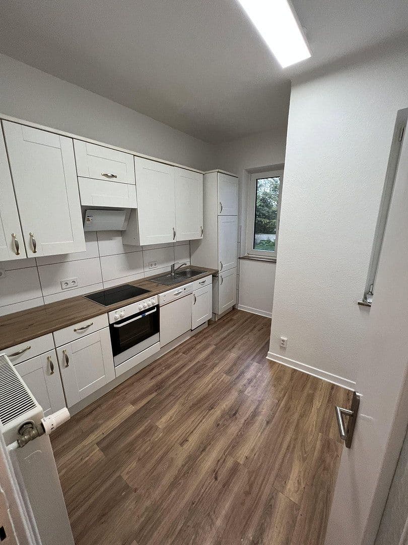 Pronájem bytu 3+1 81 m², Wormser Strasse 11, Wuppertal, Severní Porýní-Vestfálsko Pronájem bytu 3+1 81 m², Wormser Strasse 11, Wuppertal, Severní Porýní-Vestfálsko