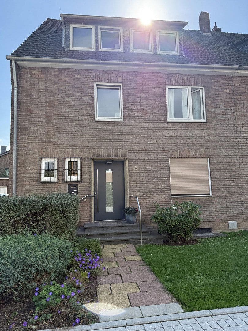 Pronájem bytu 3+1 78 m², Meerbusch, Severní Porýní-Vestfálsko Pronájem bytu 3+1 78 m², Meerbusch, Severní Porýní-Vestfálsko