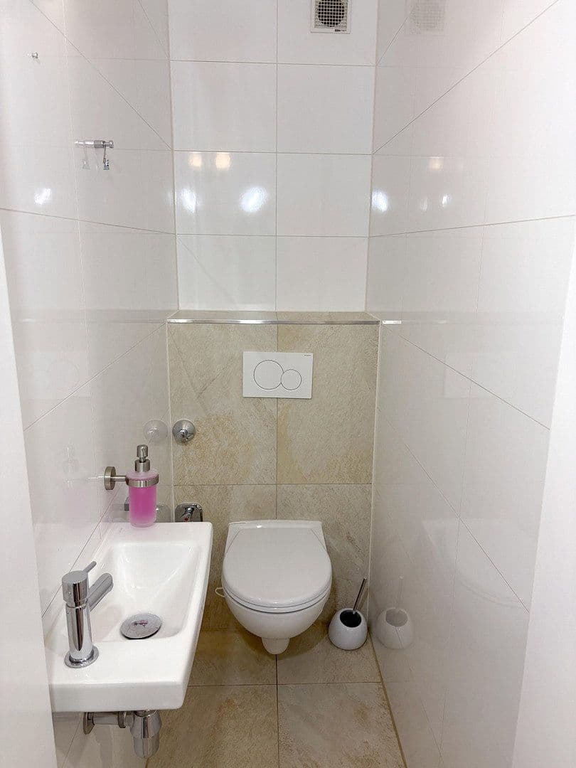 Pronájem bytu 4+kk 93 m², Dreizlerstraße, Stuttgart, Bádensko-Württembersko Pronájem bytu 4+kk 93 m², Dreizlerstraße, Stuttgart, Bádensko-Württembersko