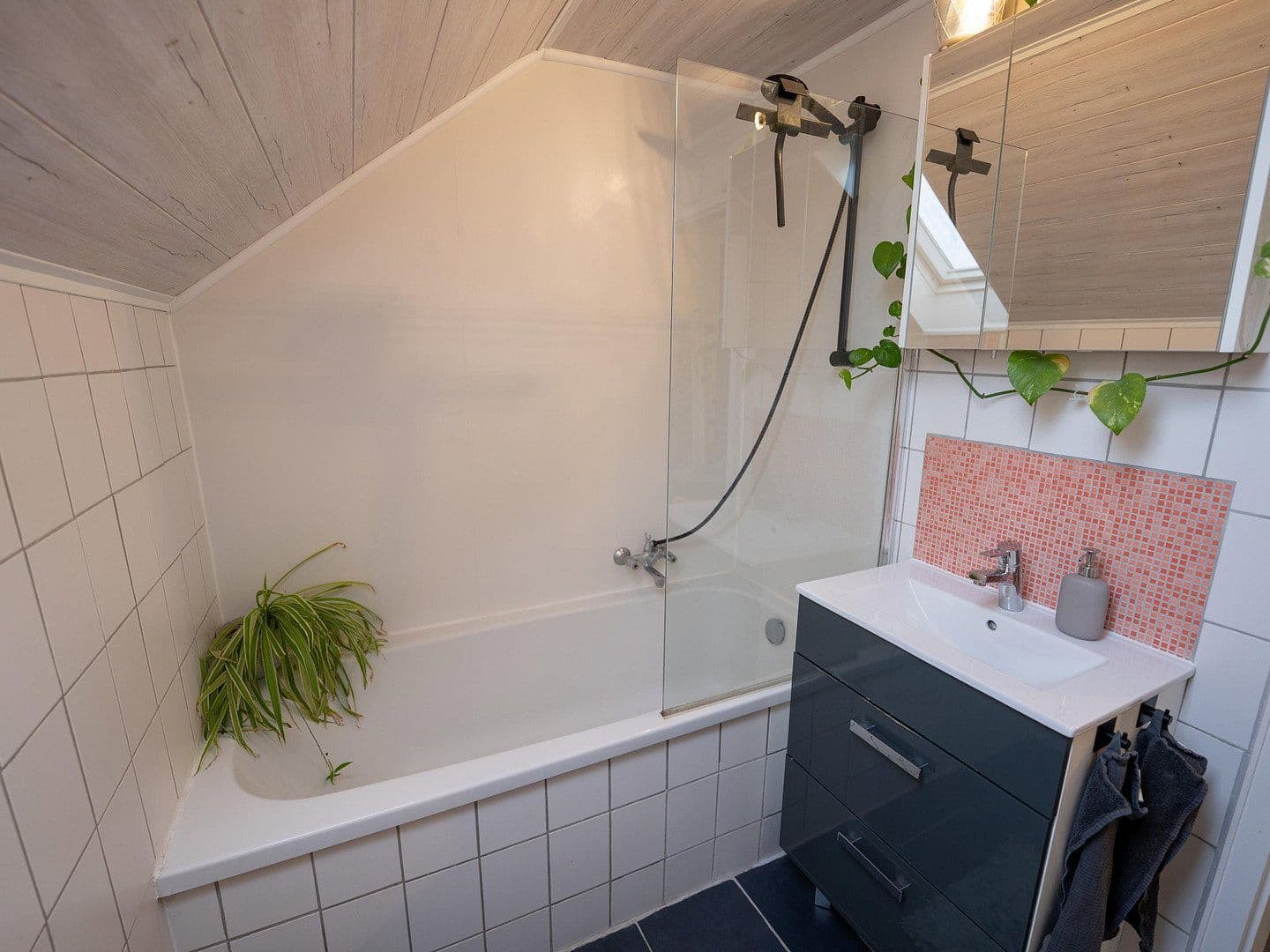 Prodej domu 70 m², pozemek 317 m², Emden, Dolní Sasko Prodej domu 70 m², pozemek 317 m², Emden, Dolní Sasko