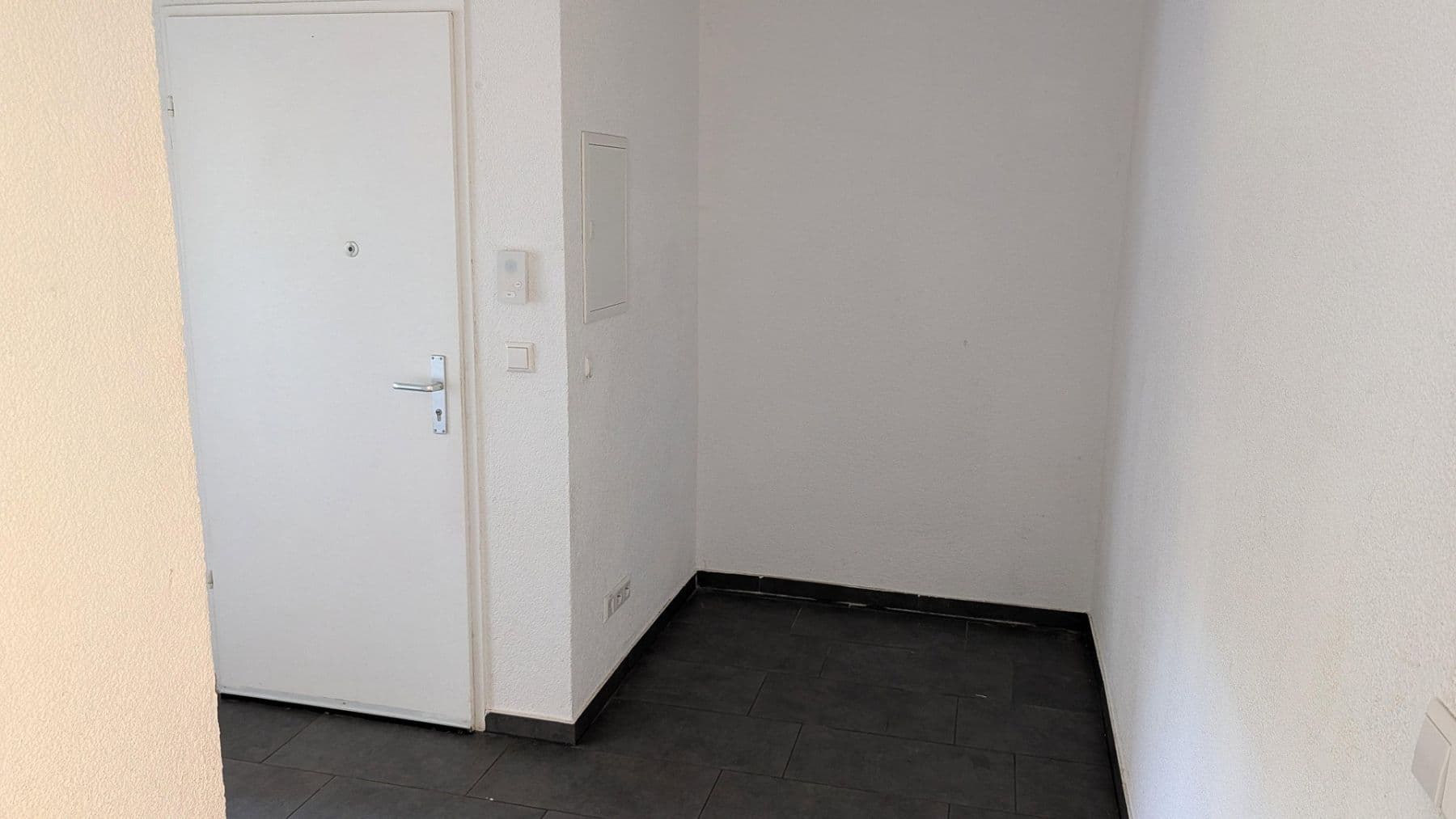 Pronájem bytu 3+1 84 m², Heilbronn, Bádensko-Württembersko Pronájem bytu 3+1 84 m², Heilbronn, Bádensko-Württembersko