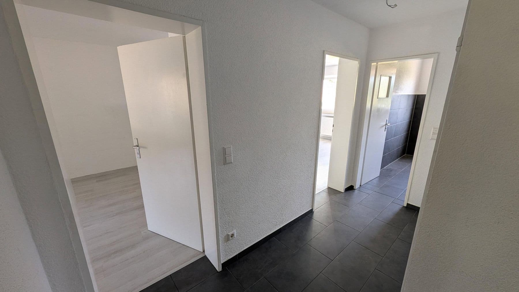 Pronájem bytu 3+1 84 m², Heilbronn, Bádensko-Württembersko Pronájem bytu 3+1 84 m², Heilbronn, Bádensko-Württembersko