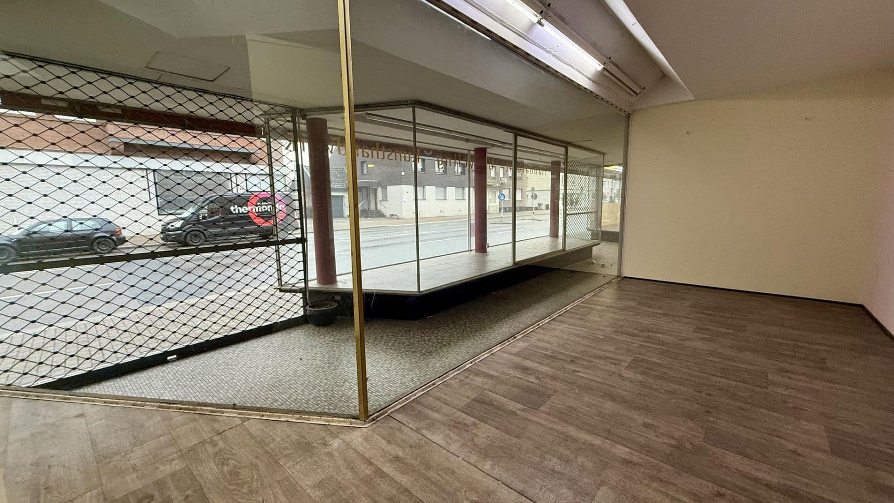 Pronájem nebytového prostoru 573 m², Gladbecker Straße 246-248, Bottrop, Severní Porýní-Vestfálsko Pronájem nebytového prostoru 573 m², Gladbecker Straße 246-248, Bottrop, Severní Porýní-Vestfálsko