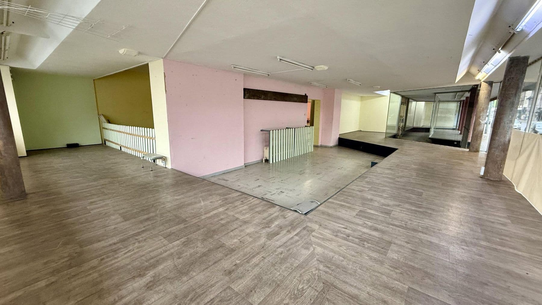Pronájem nebytového prostoru 573 m², Gladbecker Straße 246-248, Bottrop, Severní Porýní-Vestfálsko Pronájem nebytového prostoru 573 m², Gladbecker Straße 246-248, Bottrop, Severní Porýní-Vestfálsko