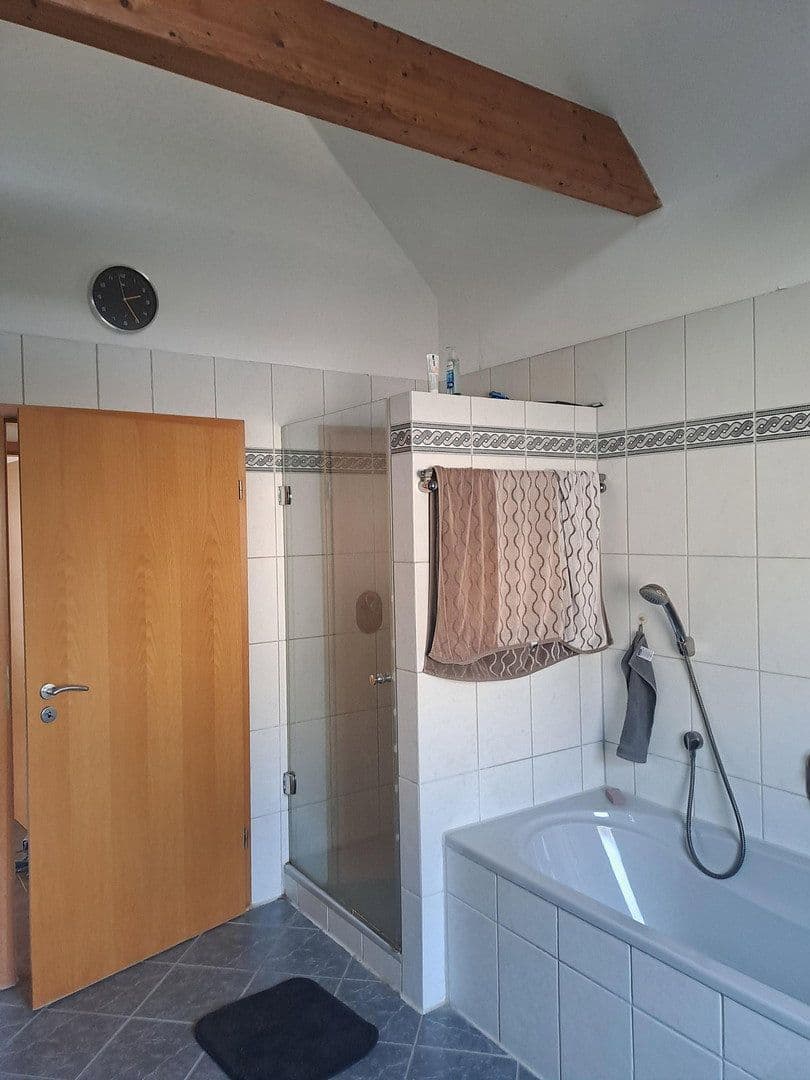 Prodej domu 158 m², pozemek 846 m², Lohmar, Severní Porýní-Vestfálsko Prodej domu 158 m², pozemek 846 m², Lohmar, Severní Porýní-Vestfálsko