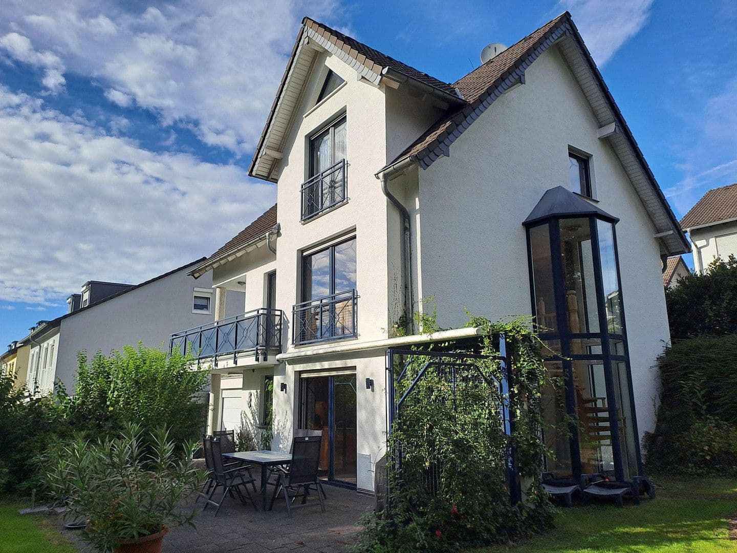 Prodej domu 158 m², pozemek 846 m², Lohmar, Severní Porýní-Vestfálsko Prodej domu 158 m², pozemek 846 m², Lohmar, Severní Porýní-Vestfálsko