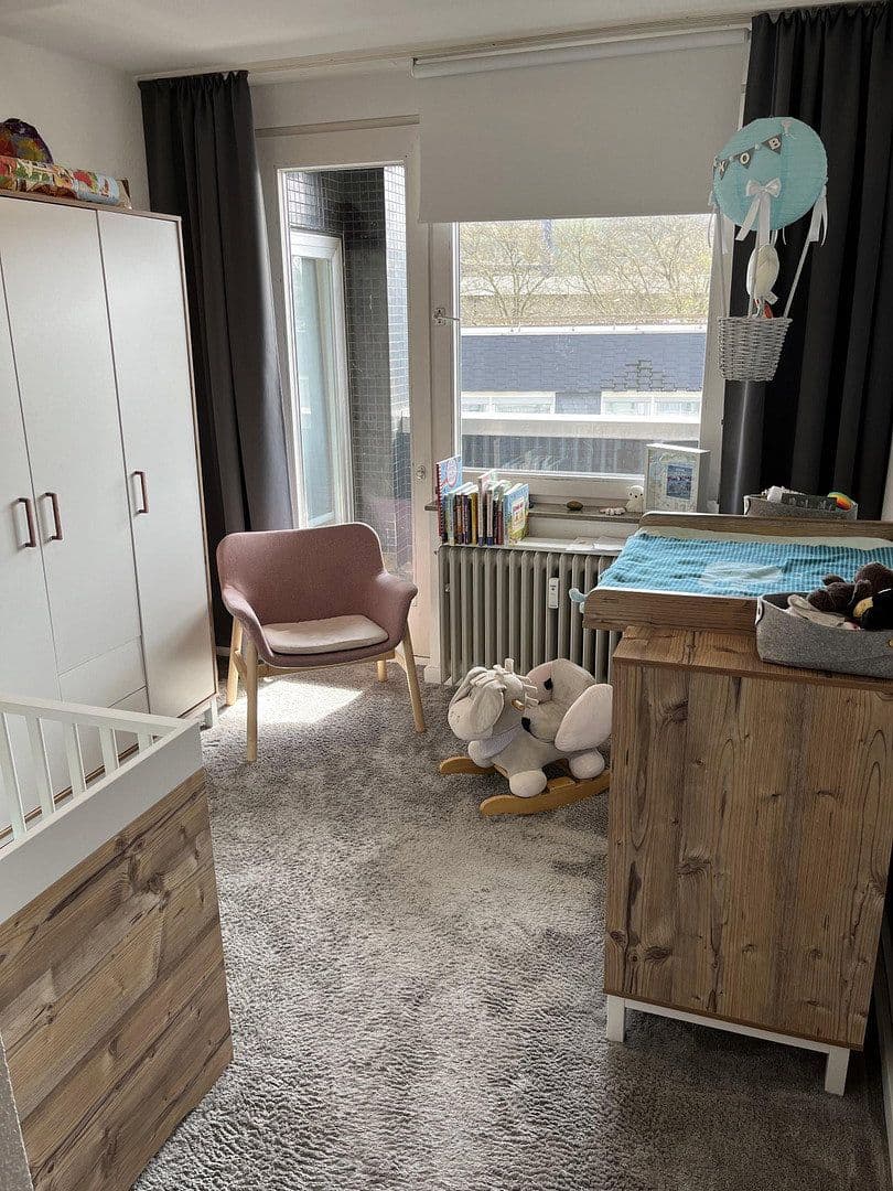 Pronájem bytu 6+1 216 m², Siegen, Severní Porýní-Vestfálsko Pronájem bytu 6+1 216 m², Siegen, Severní Porýní-Vestfálsko