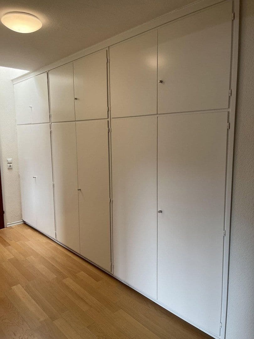 Pronájem bytu 6+1 216 m², Siegen, Severní Porýní-Vestfálsko Pronájem bytu 6+1 216 m², Siegen, Severní Porýní-Vestfálsko