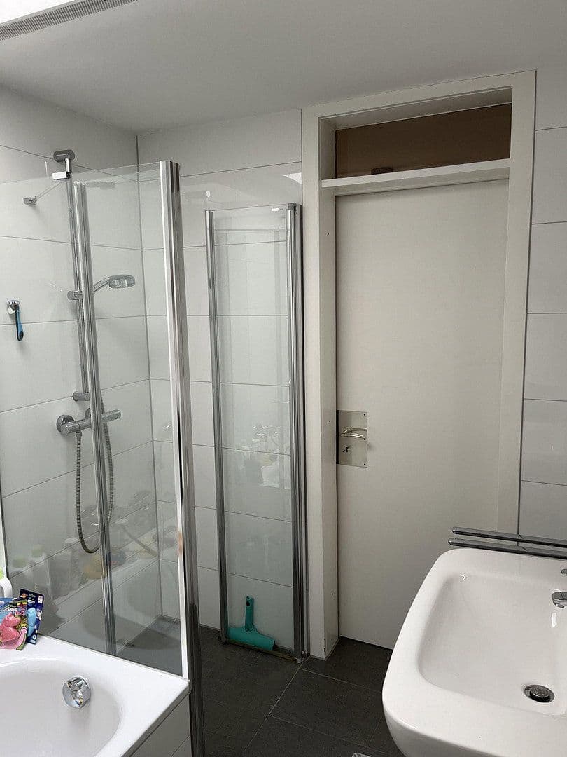 Pronájem bytu 6+1 216 m², Siegen, Severní Porýní-Vestfálsko Pronájem bytu 6+1 216 m², Siegen, Severní Porýní-Vestfálsko