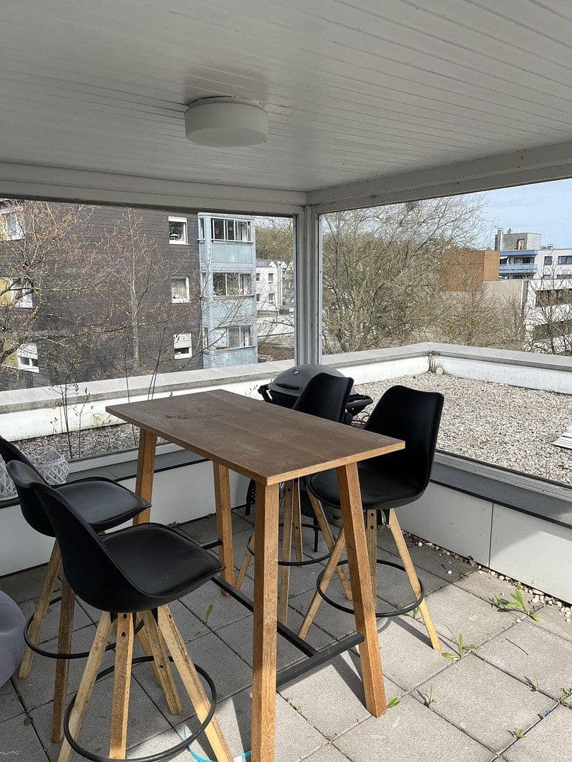 Pronájem bytu 6+1 216 m², Siegen, Severní Porýní-Vestfálsko Pronájem bytu 6+1 216 m², Siegen, Severní Porýní-Vestfálsko