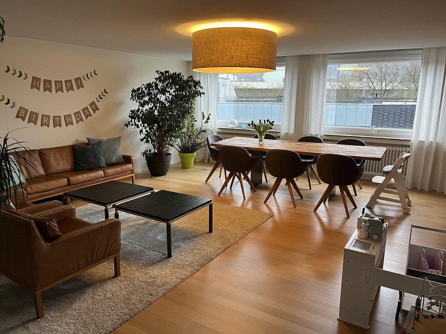 Pronájem bytu 6+1 216 m², Siegen, Severní Porýní-Vestfálsko Pronájem bytu 6+1 216 m², Siegen, Severní Porýní-Vestfálsko
